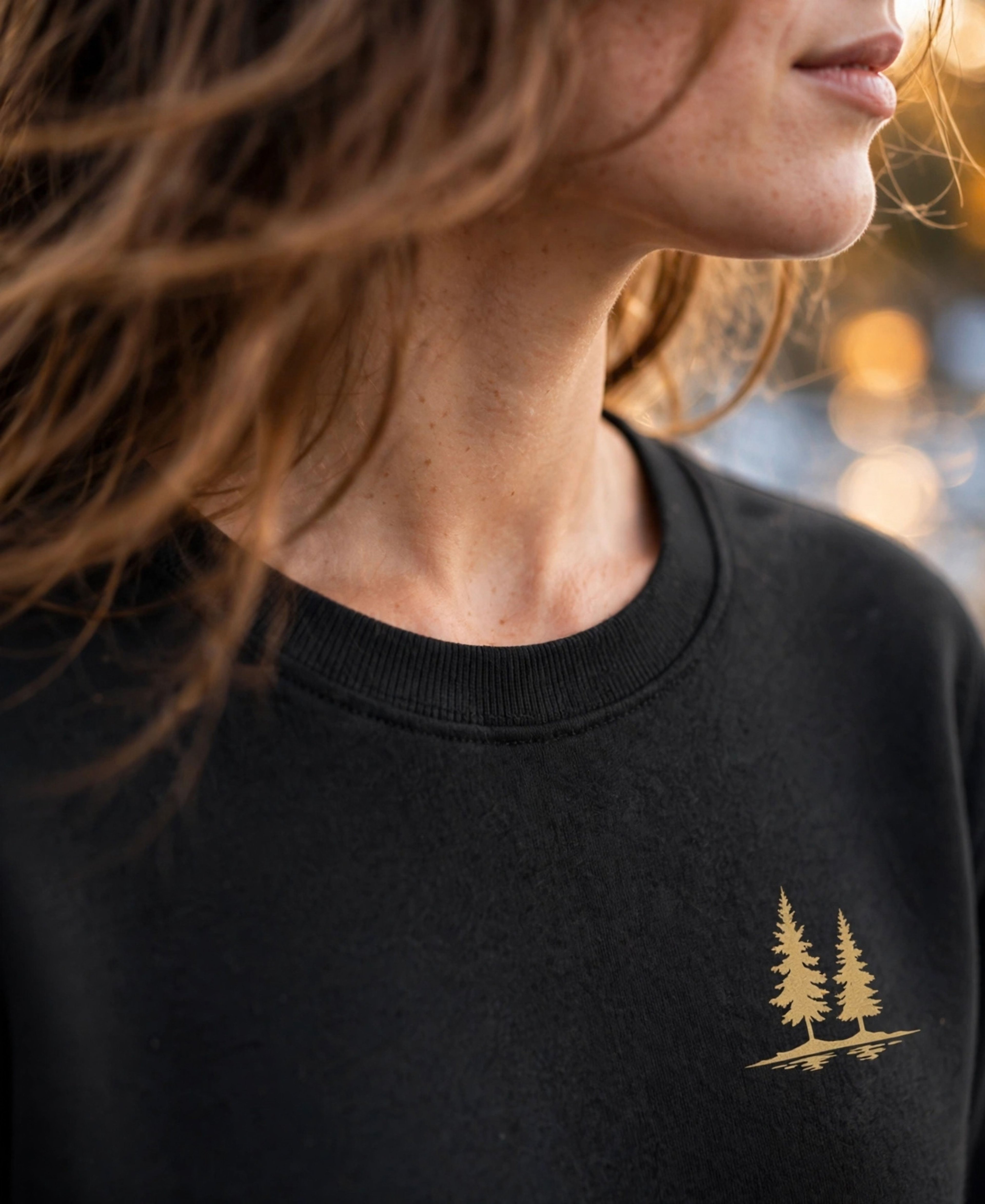 First Cast Signature Crewneck, Black, detail